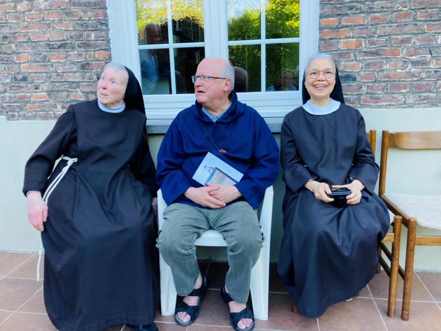 Bisschop Lode en zusters Saskia en Stefanie © Bisdom Gent