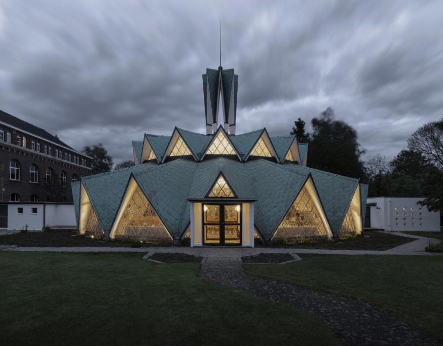 De Verrijzeniskerk, Burg. Pycekstraat, Kortrijk 