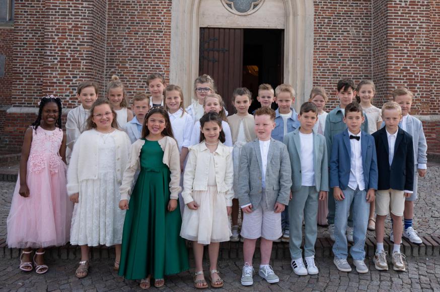 De eerstecommunicanten van Retie. © Gert Daemen