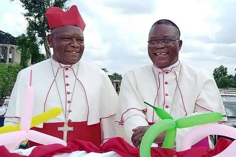 Bisschop José Moko Ekanga (rechts) © Bisdom Idiofa/CENCO