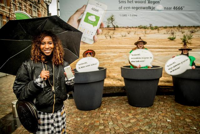 Elodie Oouédraogo lanceerde een unieke sms-actie voor Broederlijk Delen © Broederlijk Delen