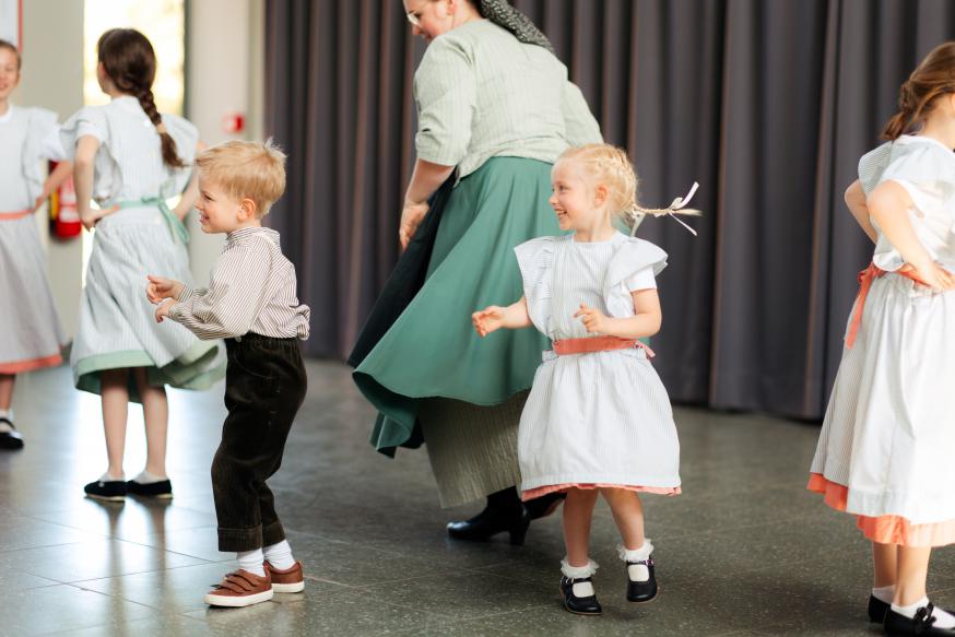 Dansers van Marie en Maurice © Femke Vercauteren i.o.v. Erfgoedcel Waasland