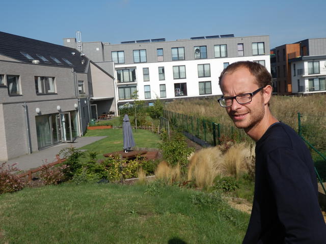 Directeur Mattias Bouckaert in de tuin van Espero