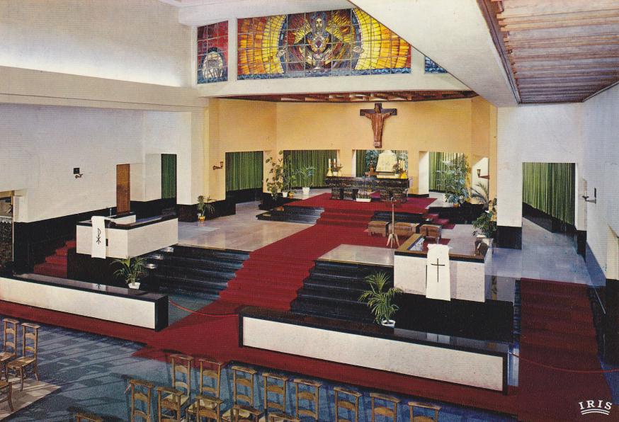 Interieur van de Heilig Hartkerk voor 1960 