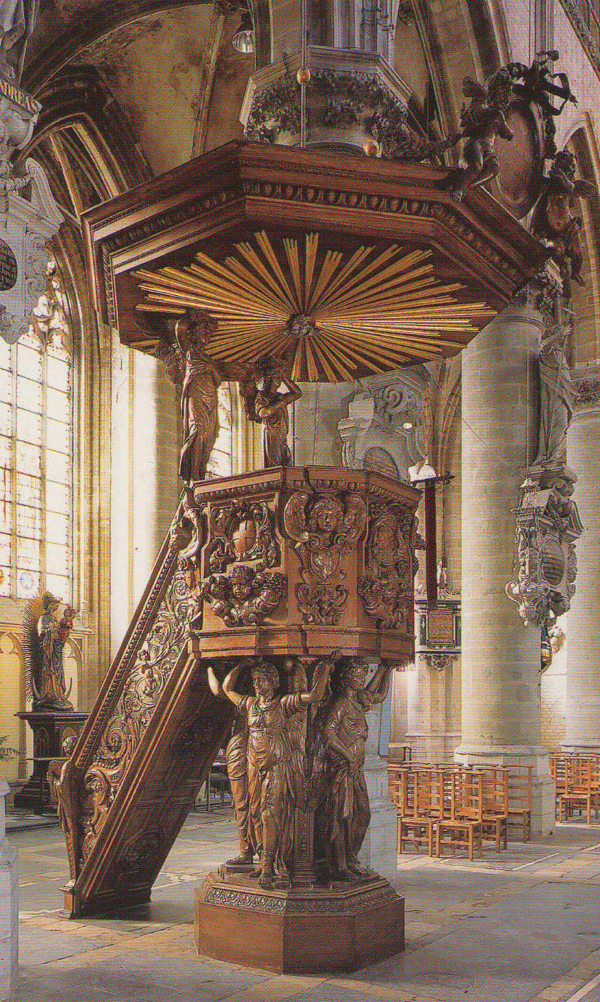 Preekstoel in de Sint-Gummaruskerk, met o.a. de aartsengel Uriël © Andreas Lechtape, Münster