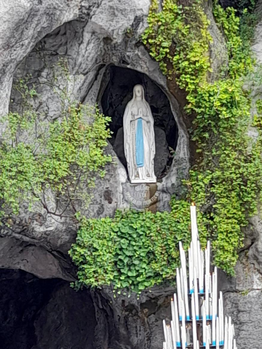 De grot in Lourdes 