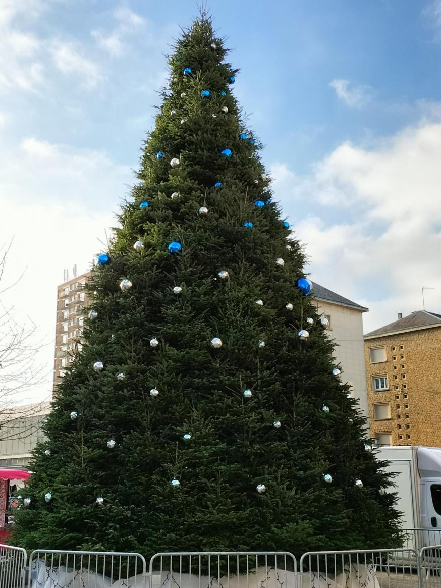 Kerstboom in de stad Sedan (FR) © Jan Verheyen