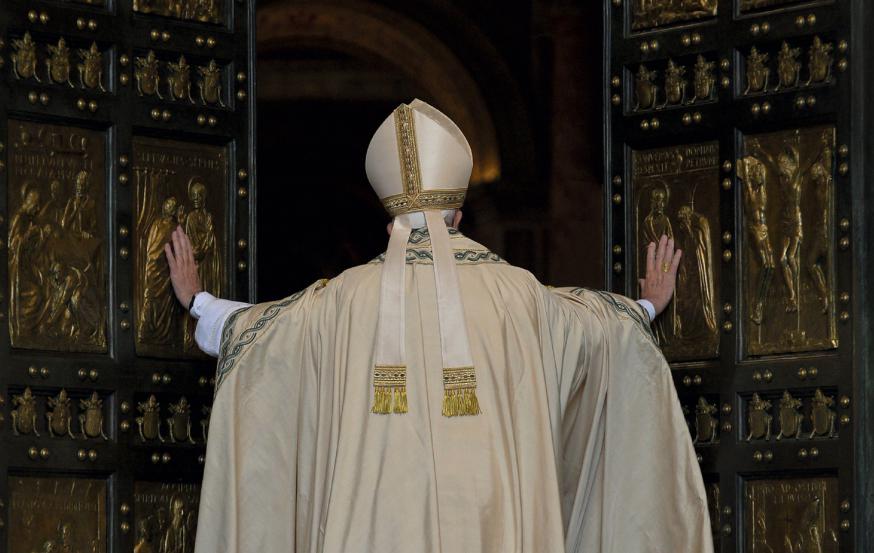 Paus Franciscus opent de Heilige Deur van de Sint-Pietersbasiliek © Vatican Media