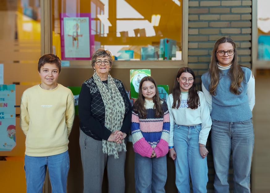 vlnr Arthur Mathijs, Gerda, Clara Sonck, Marie-Julie De Clerck en Alice Coene 