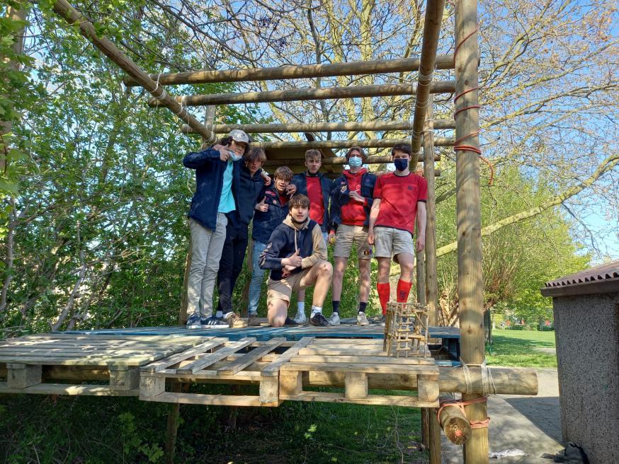 Deze toffe Chiro Kerels rekenen op jullie steun voor hun kamp!  © Chiro 't Axent Zwevegem