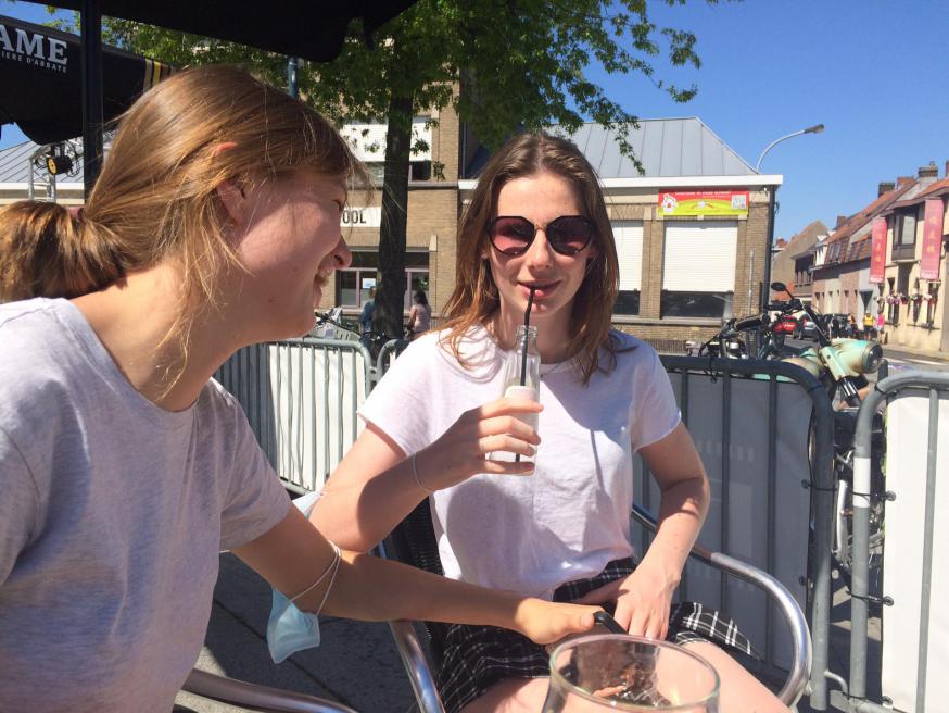 Rond 17 uur toch even een drinkpauze nemen bij de buren @FunKaffee.  © D.D.