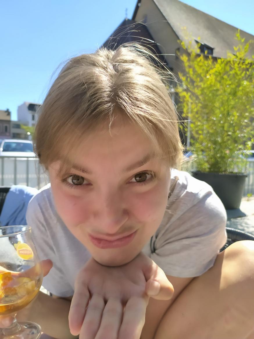 En de drinkpauze aan de andere kant van de tafel moeten we toch ook even laten zien, nietwaar!  © D.D.