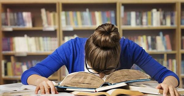 Maar … mama en papa, vanaf 18.32 uur herpakte ze zich helemaal en dit onafgebroken tot een gat in de nacht.  © D.D.