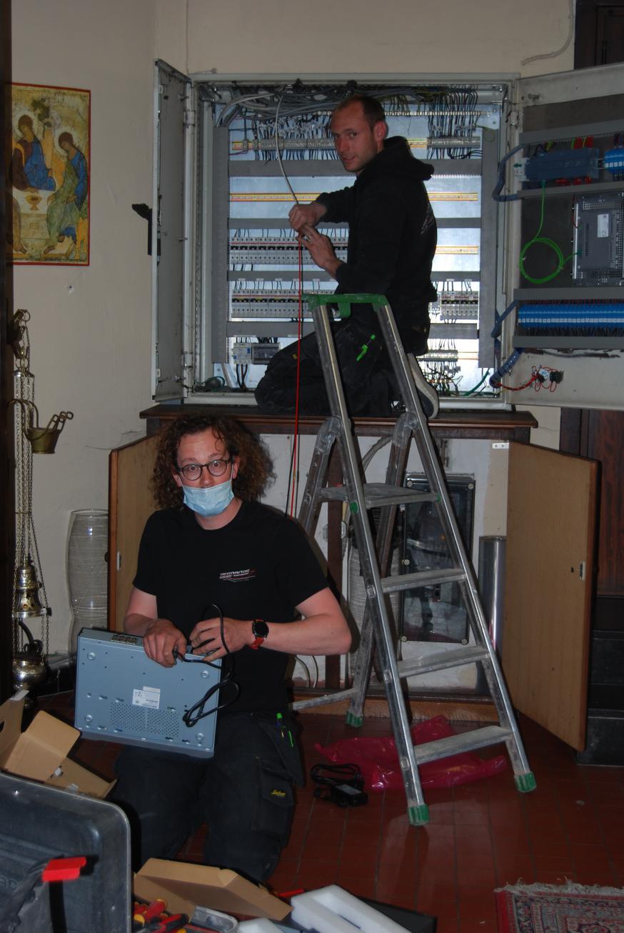 Ook in de sacristie moest er gewerkt worden.  © D.D.