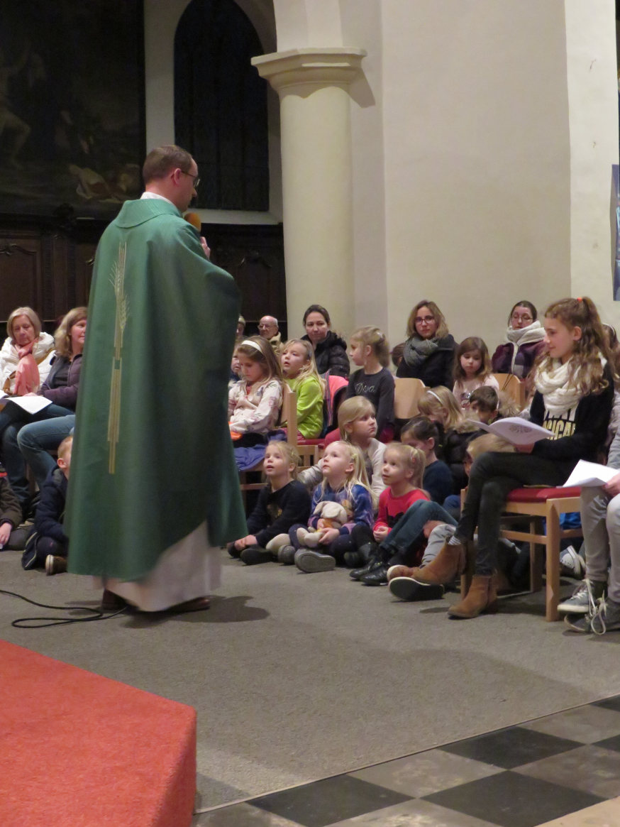 Fotoverslag van de gezinsvieringen met kinderzegen 