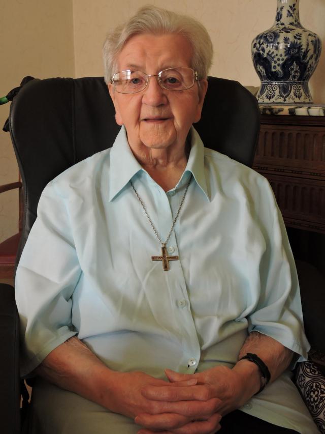 Zuster Laurentia 80 jaar in het klooster. 