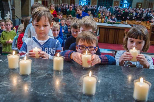 Het Licht van ons geloof gastvrij doorgeven aan de kinderen en jonge gezinnen: een opdracht voor ons allen. © Frank Bahnmüller