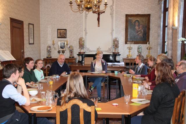 De dekenij opent zich voor ontmoetingen met jong en oud.  © Herbert Vandersmissen