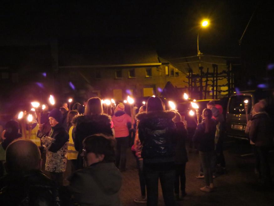 Fakkeltocht Vormselwerking Moerbeke © Nora Van Renterghem
