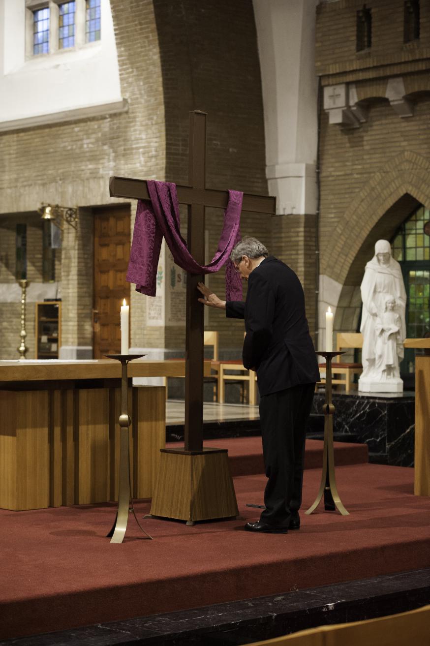 Kruisverering op Goede Vrijdag. © Daniël Collewaert