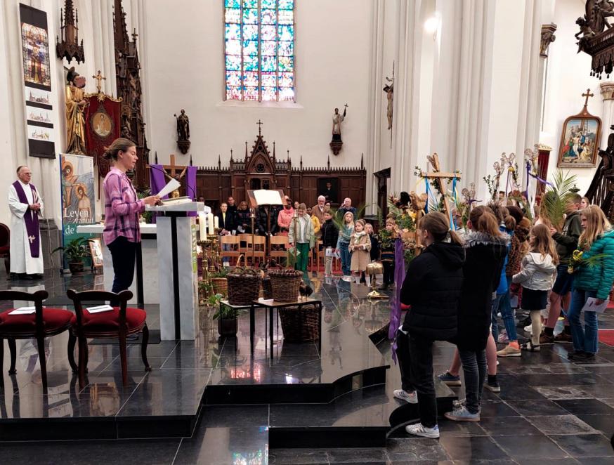 Palmzondag in de Sint-Egidiuskerk 