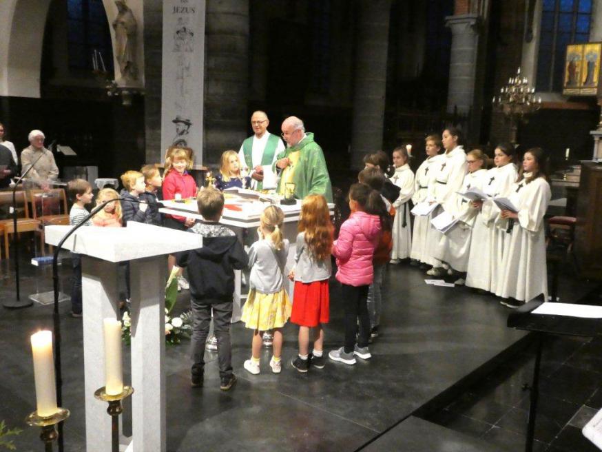 STEKENE:  CATECHESE - GEZINSVIERINGEN-2 
