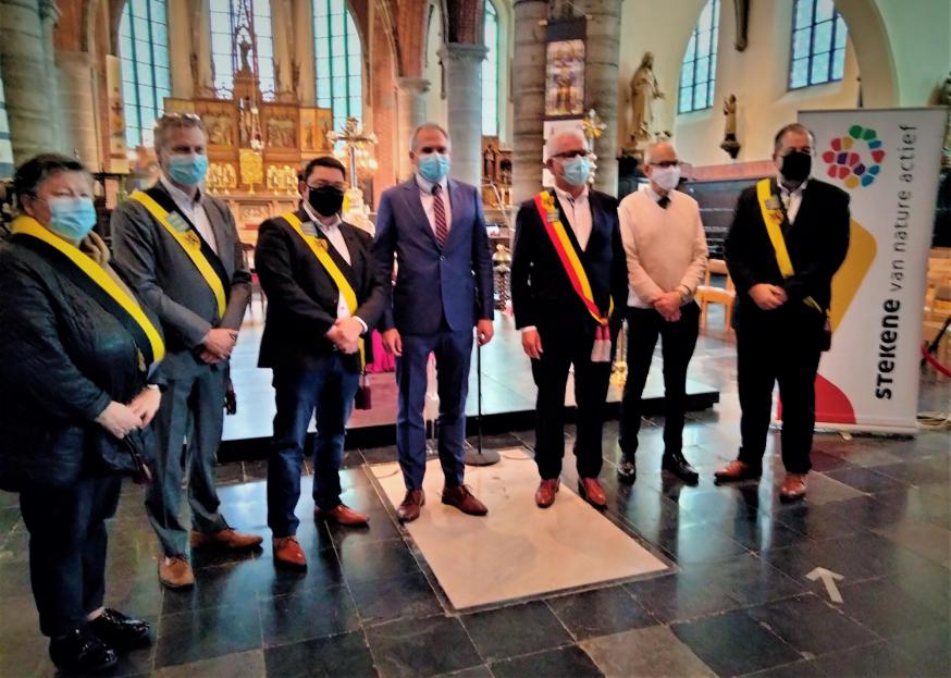 Minister Matthias Diependaele, burgemeester Stany De Rechter, het schepencollege en Gert Laekeman  