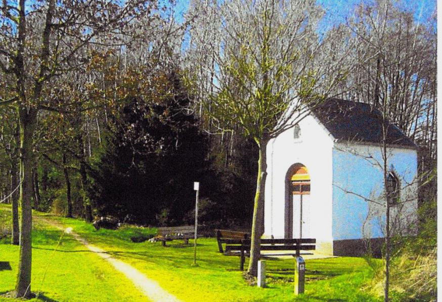 De Trompkapel of kapel O.L.V.van Lorette gebouwd in 1883 door de familie Dirix. Ieder jaar is de bedevaart naar deze kapel op het hoogfeest van O.H. Hemelvaart. 