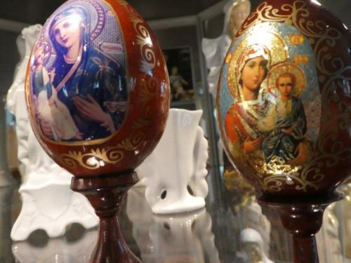 Maria als ikonografisch op eieren 