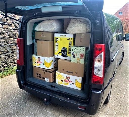 Hulpgoederen voor Oekraïne in Stekene en Sint-Gillis-Waas. 