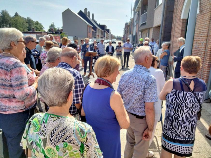 Inhuldiging en wijding van de gerestaureerde kapel. Pastoor Marc las het wijdingsgebed. 