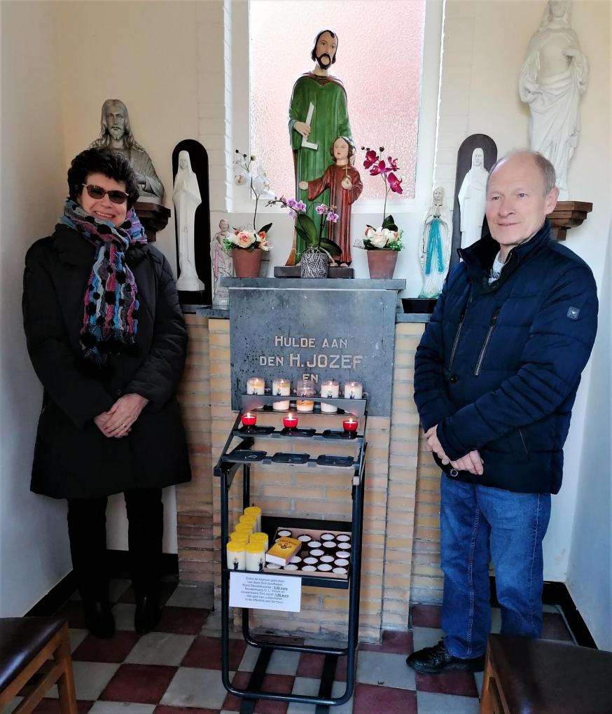 Jozef en Marijke De Bock waken dagelijks over het wel en wee van deze stemmige kapel. Een warm dankjewel hiervoor! 