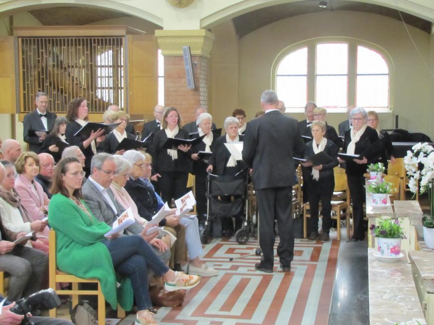 Feestelijke inzegening van de kerk van Rooierheide 