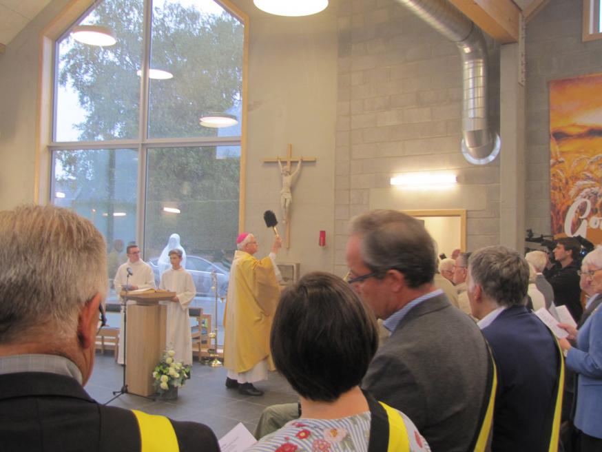 “Moge God, de milde en barmhartige Vader wonen in dit huis van gebed” 