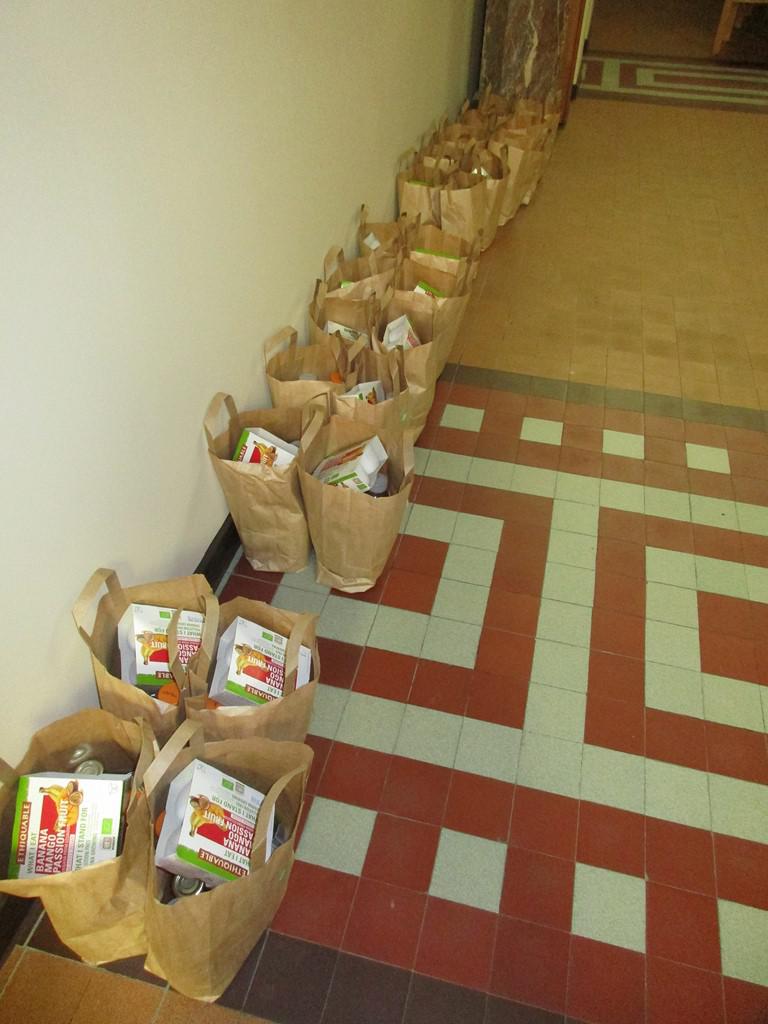 Ook de kinderen vonden de extra zoetjes en drankjes welgekomen. Hartelijk dank voor jullie steun vanwege De Heibenen. 