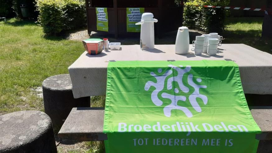 Heel veel dank aan de sportieve lopers en lopertjes, aan de directie en de leerkrachten voor de organisatie. Dank ook aan de Heibenen die de blokkende Chiroleiding verving voor de Koffiestop. 