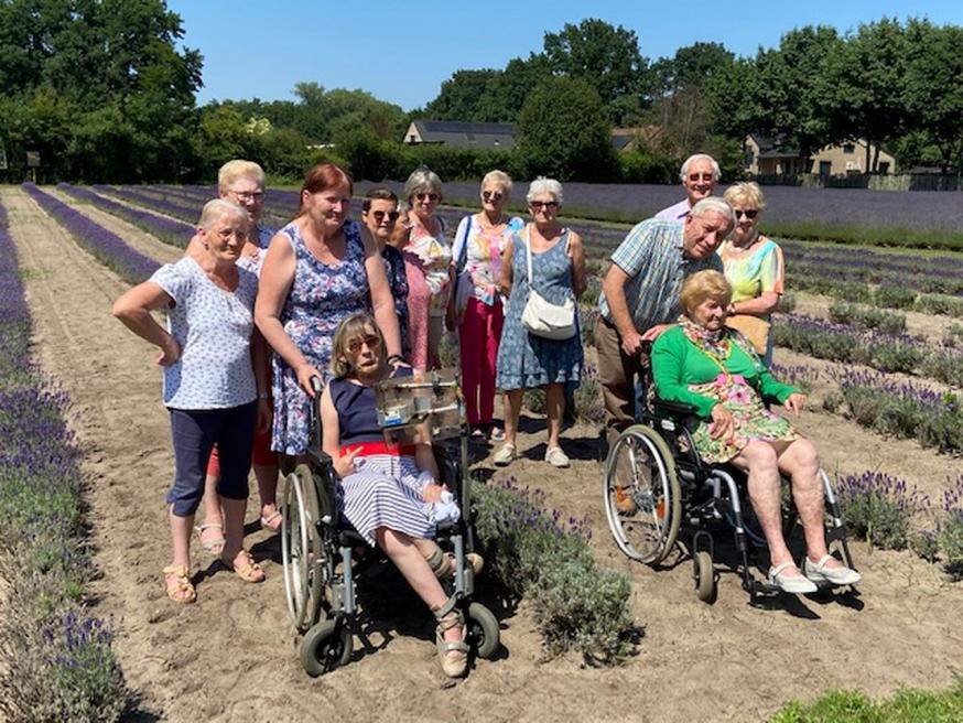 Op 22 juni, een heerlijke zomerdag, ging Samana-Lutselus op uitstap naar de lavendelhoeve in Stokrooie. 