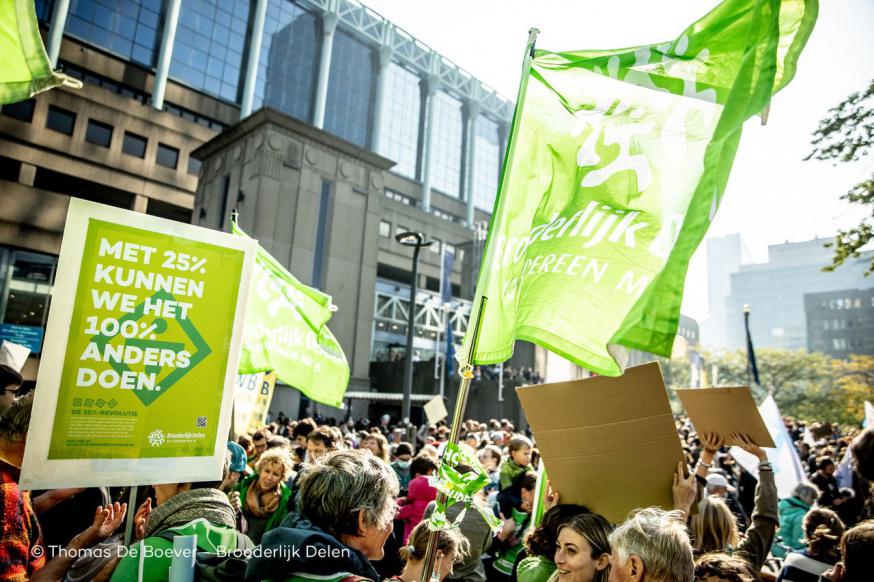 De oproep van Broederlijk Delen dit jaar: met 25 % kunnen we het 100 % anders doen. © Thomas De Boever