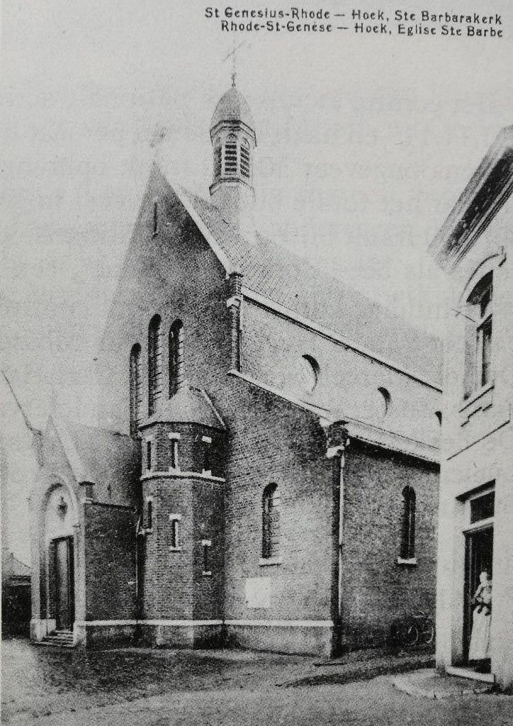 Oude foto van de Sint-Barbarakerk in de wijk De Hoek. 