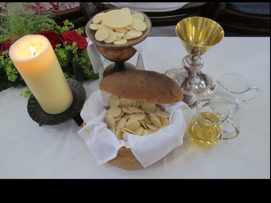 Brood en wijn, tekenen van de eucharistie, staan centraal op het feest van Witte Donderdag. 
