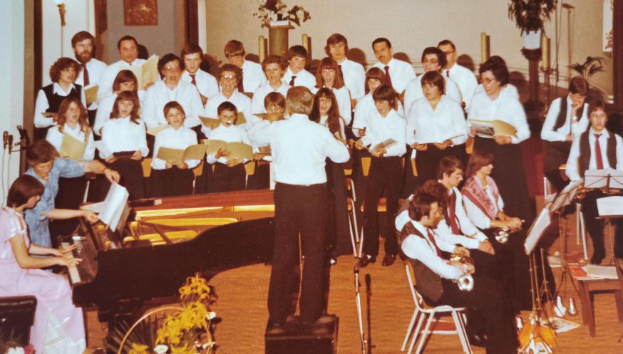 Sint-Ceciliakoor samen met Gognio Brass tijdens Lenteconcert in de jaren 80. 