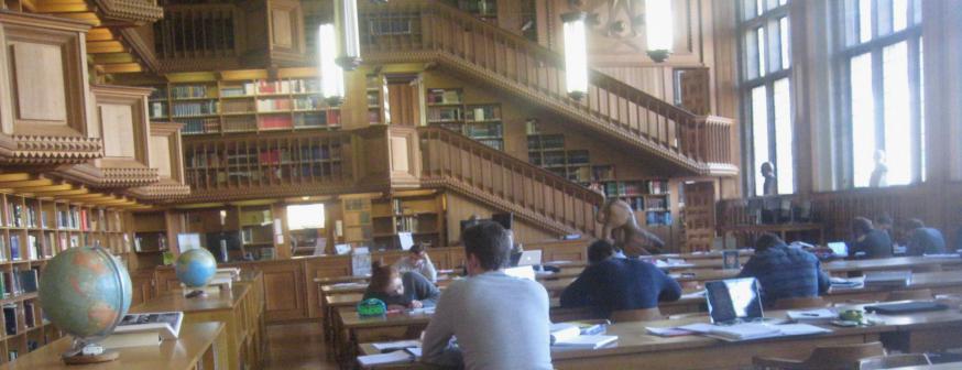 Soms in de studiezaal, soms elders!  © L.J. 