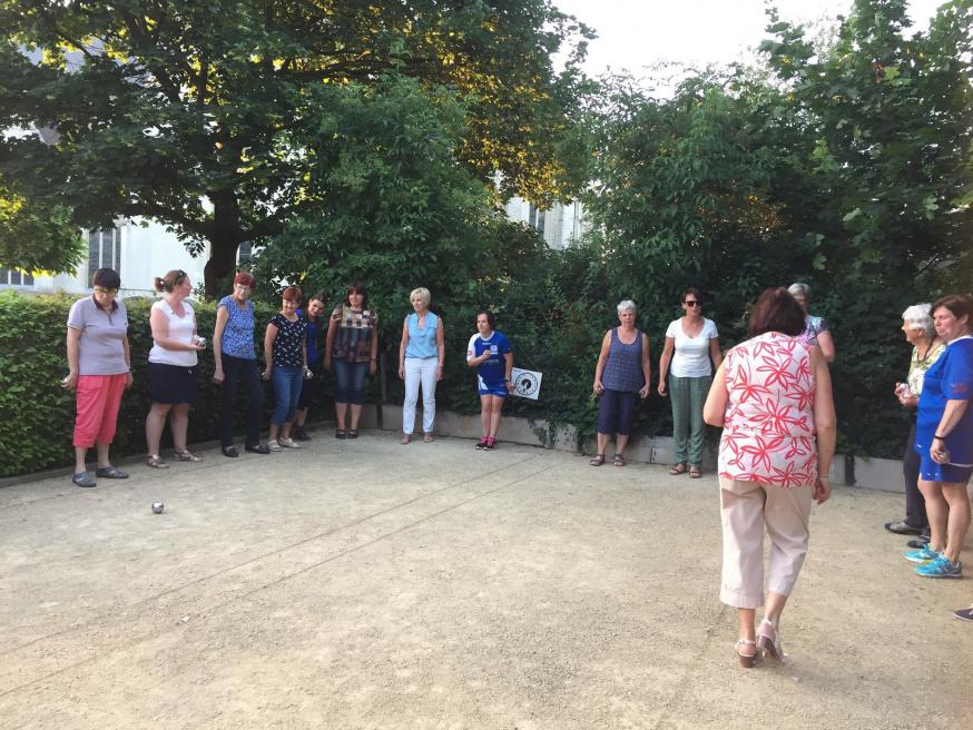 Femma organiseerde een petanque-avond gevolgd door een hapje en een trapje © @Femma Diegem