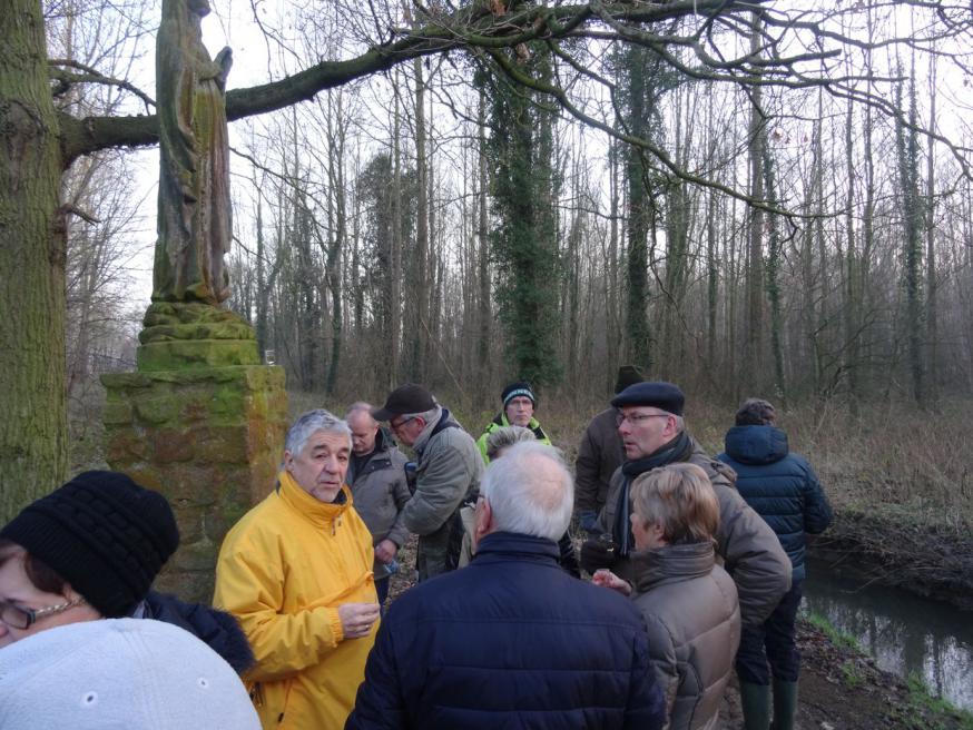 Halverwege mochten we genieten van een stevig drankje, onze traditionele nieuwjaarsdrink. © KWB-archief 