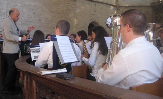 ​Onze Machelse Harmonie zorgde ook dit jaar voor muzikale klanken in de viering. Prachtig! © L.J. 