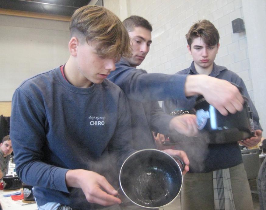  Eens niet koken op zondag is altijd meegenomen en dan nog mosselen mogen eten in goed gezelschap, we kiezen ervoor! © @L.J.