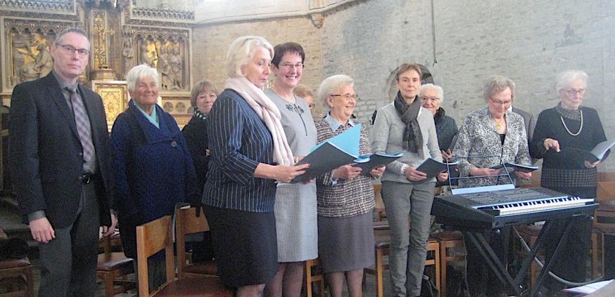 Ons Kerkkoor feest!  © L.J. 