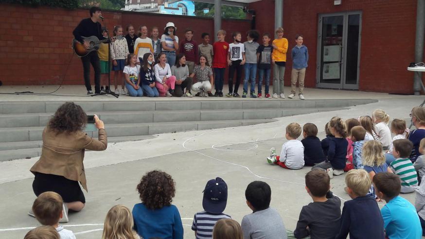 Afscheid nemen van de school © Jan De Koster