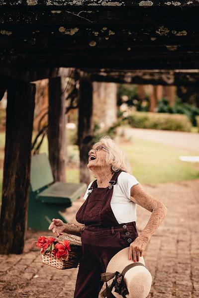 Op vreugde staat geen leeftijd  © Edu Carvalho - pexels