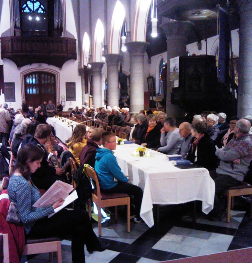 Witte donderdag aan de lange tafel  in de kerk van Zaffelare © PM
